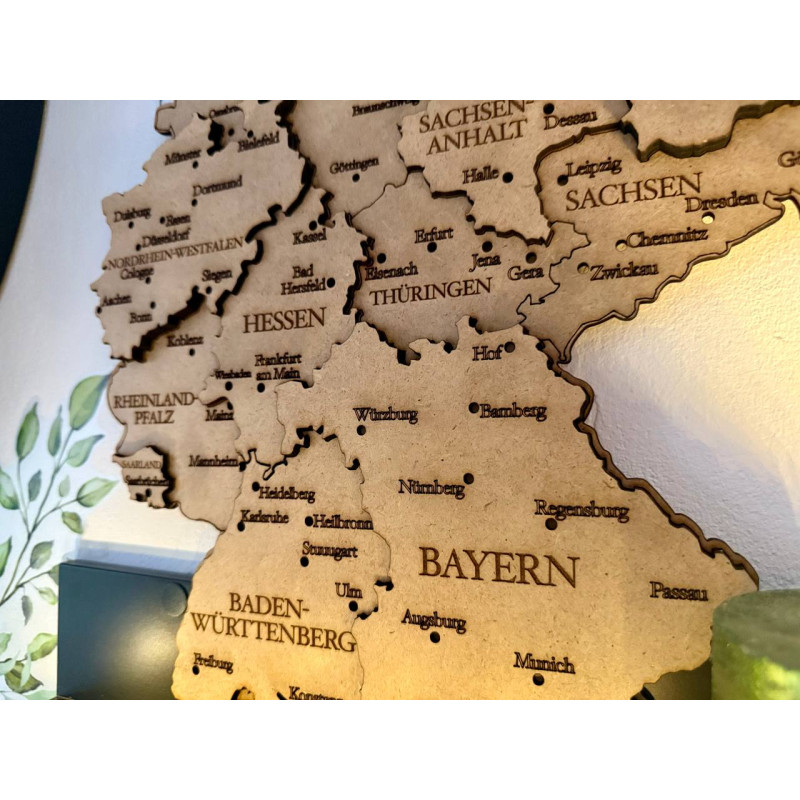 Holz 3D Karte von Deutschland mit detaillierter Schnitzerei und Gravur (Holz Natur - 2XL – Höhe: 60 cm)