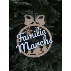 Set von personalisierten Weihnachtsornamenten "Familienwärme" — 3 Holzdekorationen mit Ihrem Nachnamen