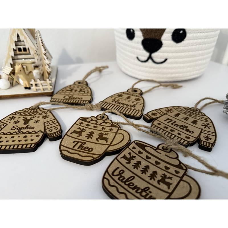 6 Stk Personalisierte Weihnachtsanhänger mit Namen - einzigartige festliche Geschenke für Ihre Lieben.