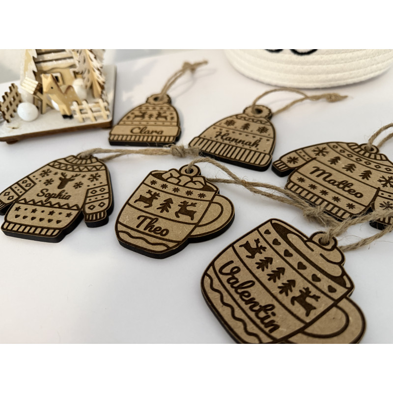 6 Stk Personalisierte Weihnachtsanhänger mit Namen - einzigartige festliche Geschenke für Ihre Lieben.